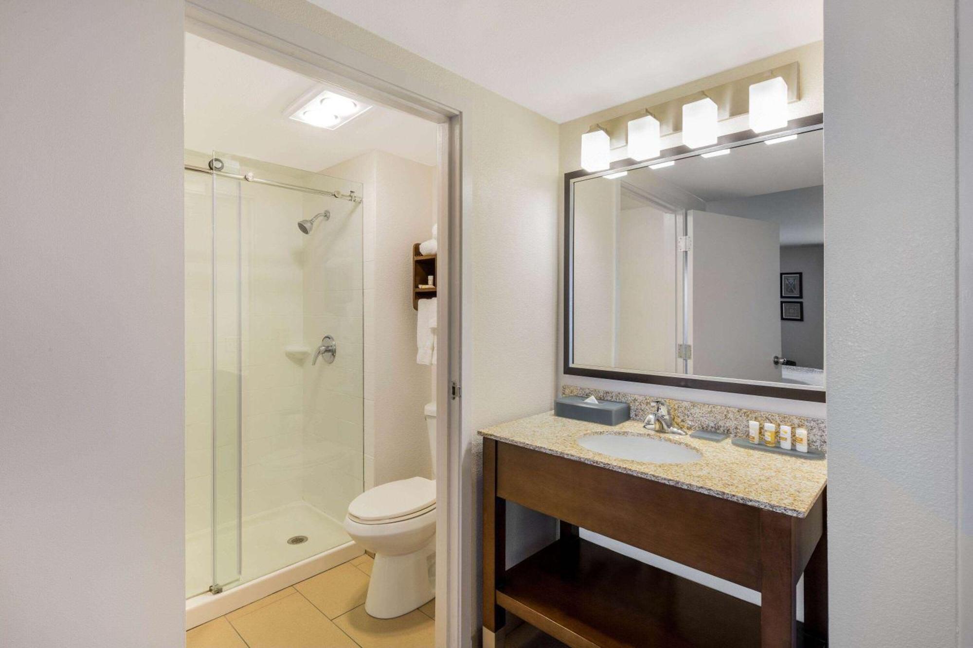 La Quinta By Wyndham Oakland - Hayward Otel Dış mekan fotoğraf