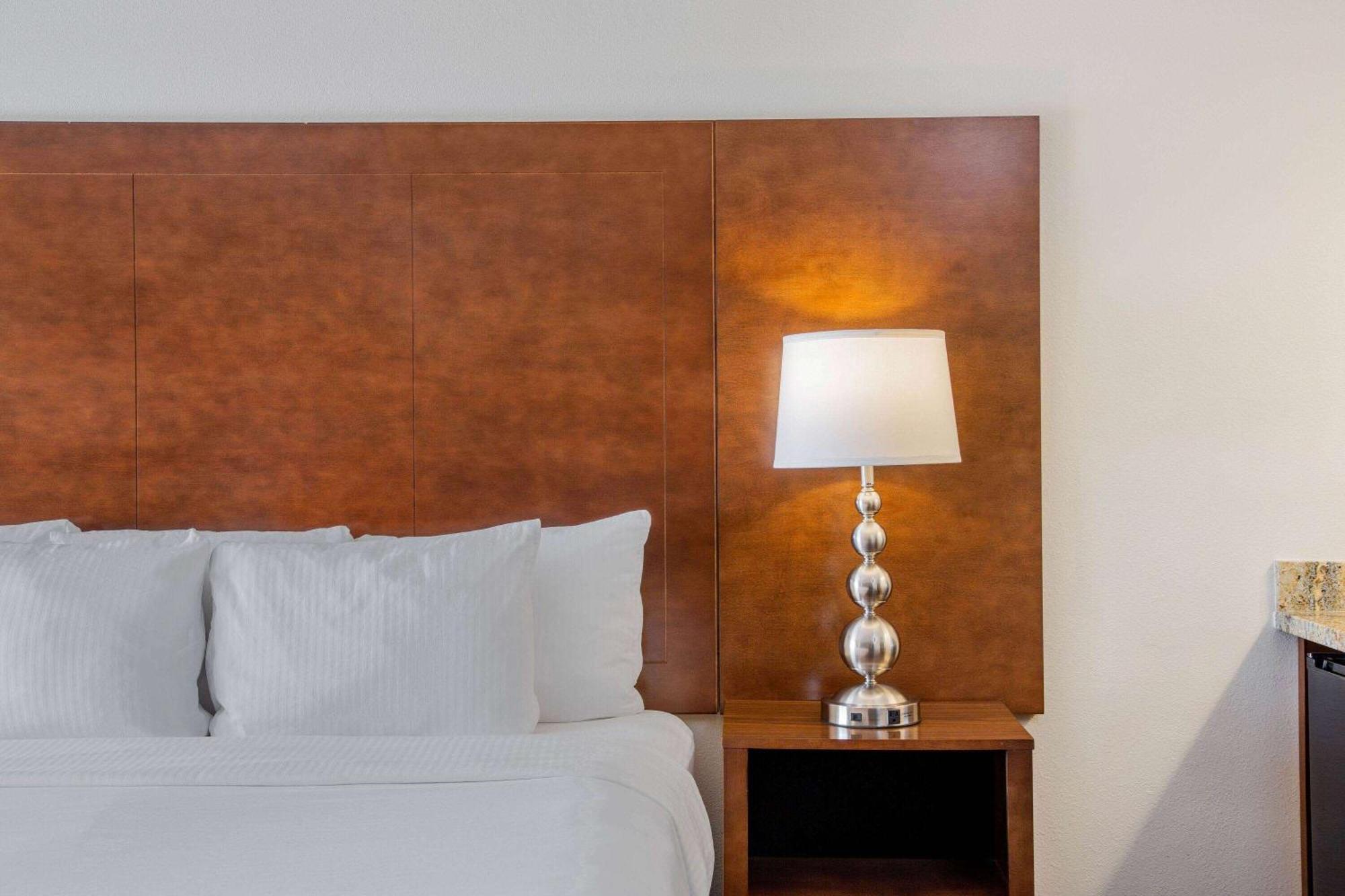La Quinta By Wyndham Oakland - Hayward Otel Dış mekan fotoğraf