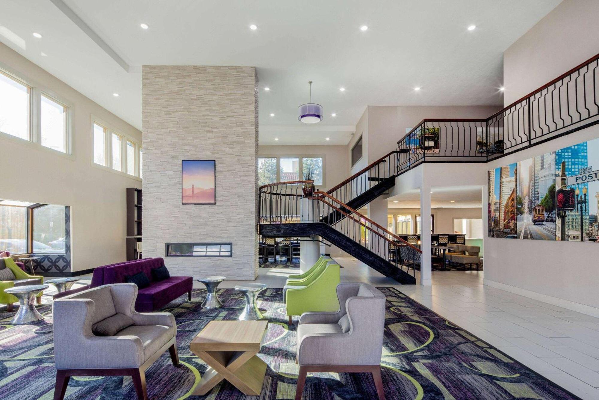 La Quinta By Wyndham Oakland - Hayward Otel Dış mekan fotoğraf