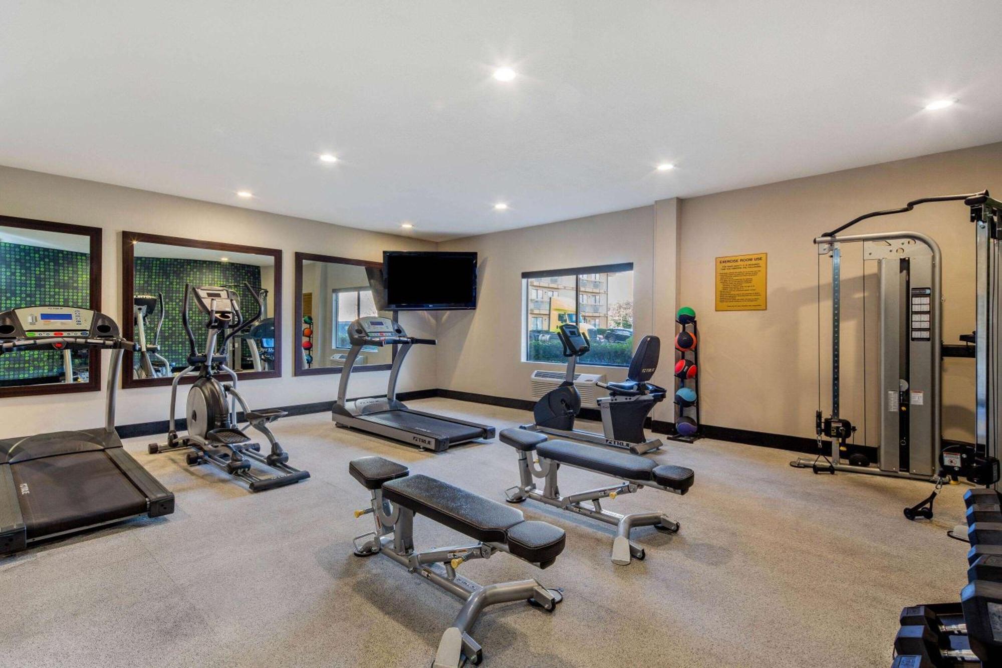 La Quinta By Wyndham Oakland - Hayward Otel Dış mekan fotoğraf