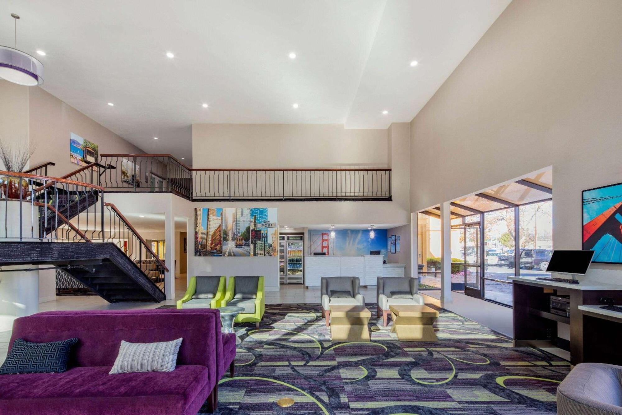 La Quinta By Wyndham Oakland - Hayward Otel Dış mekan fotoğraf